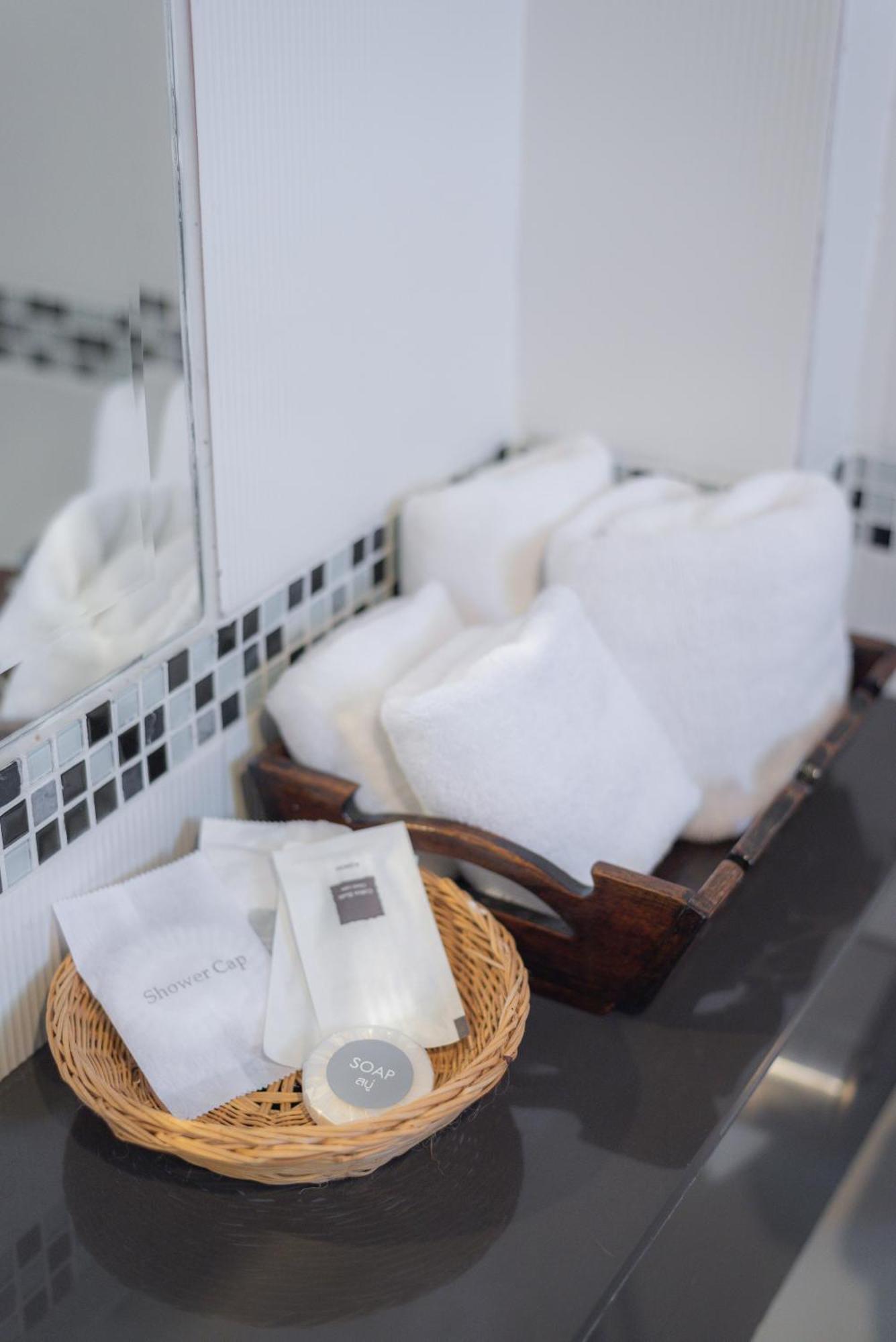 Manee Cool Mueang Hotell Chiang Mai Exteriör bild