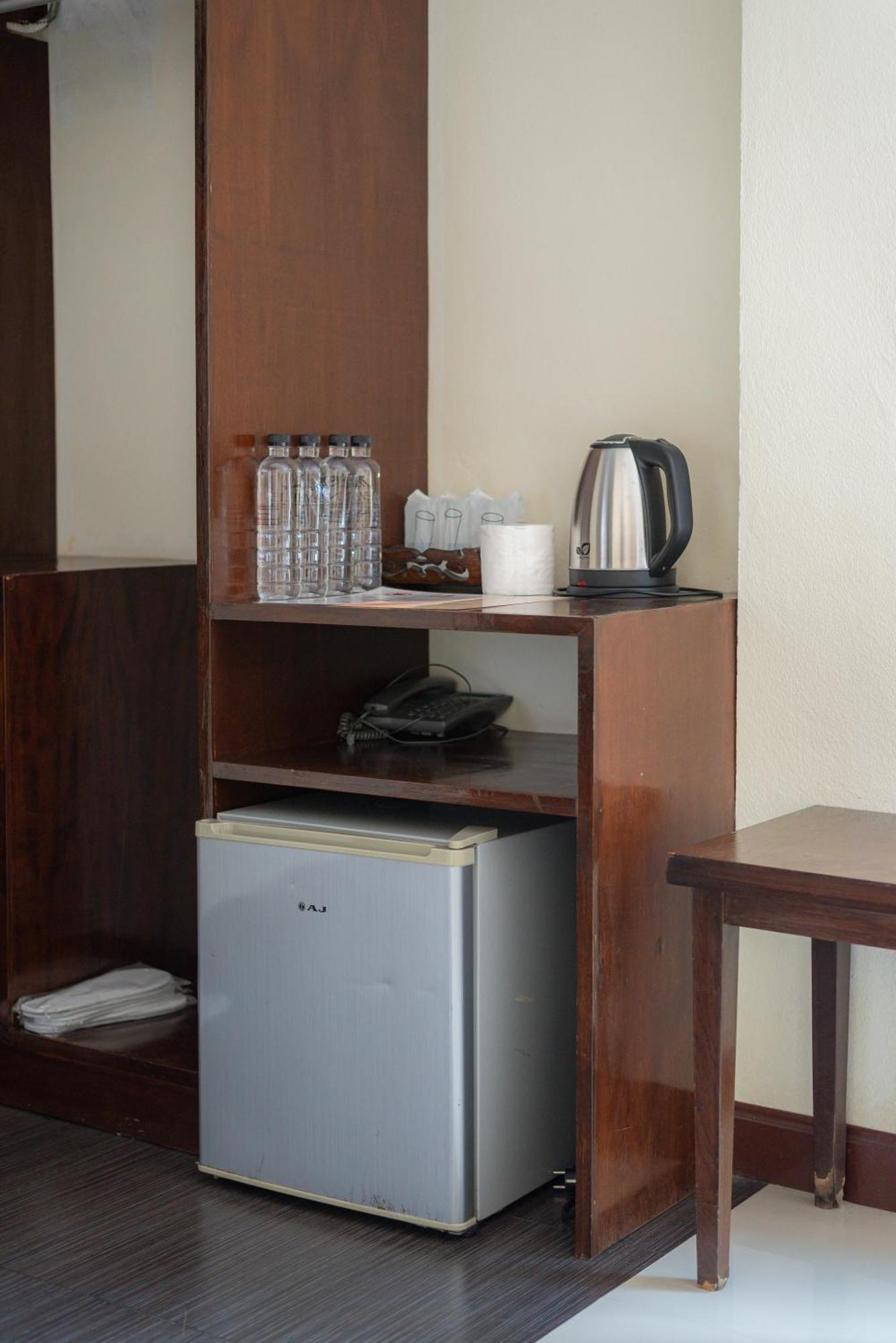 Manee Cool Mueang Hotell Chiang Mai Exteriör bild