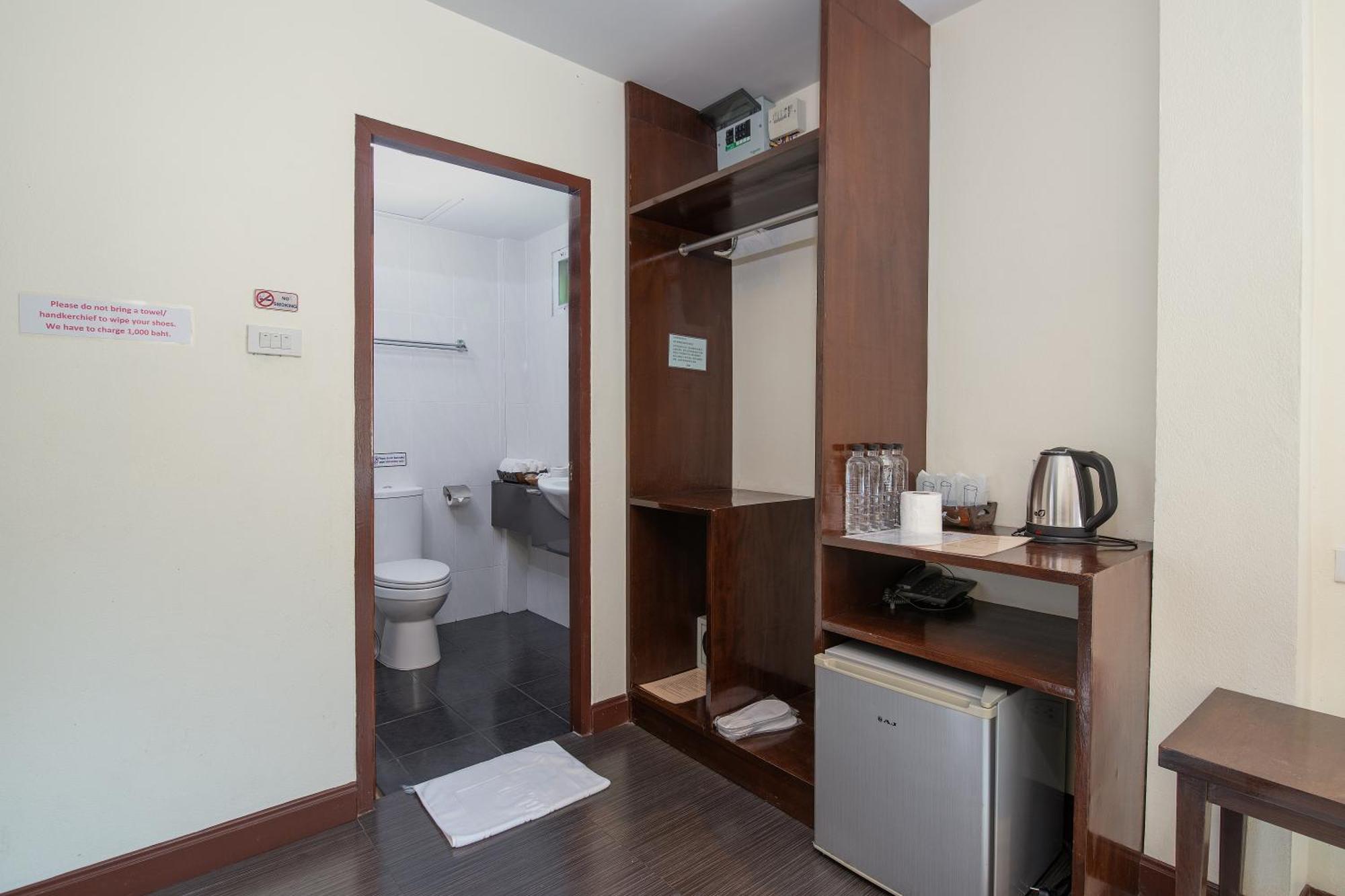 Manee Cool Mueang Hotell Chiang Mai Exteriör bild