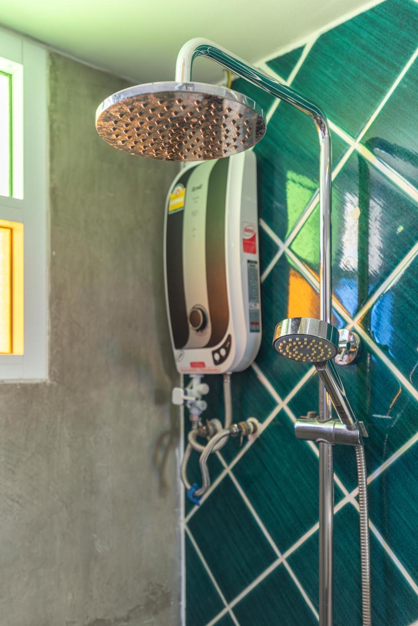 Manee Cool Mueang Hotell Chiang Mai Exteriör bild