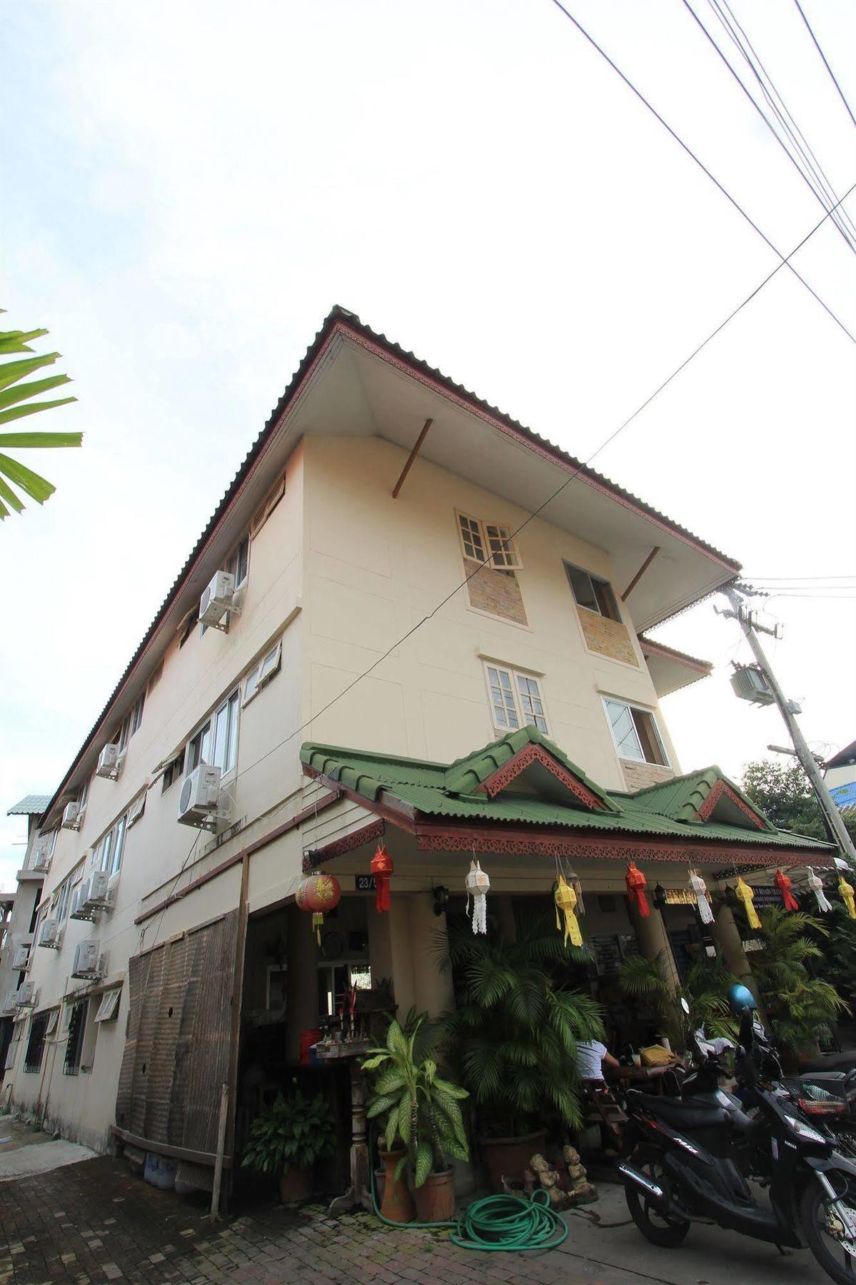 Manee Cool Mueang Hotell Chiang Mai Exteriör bild