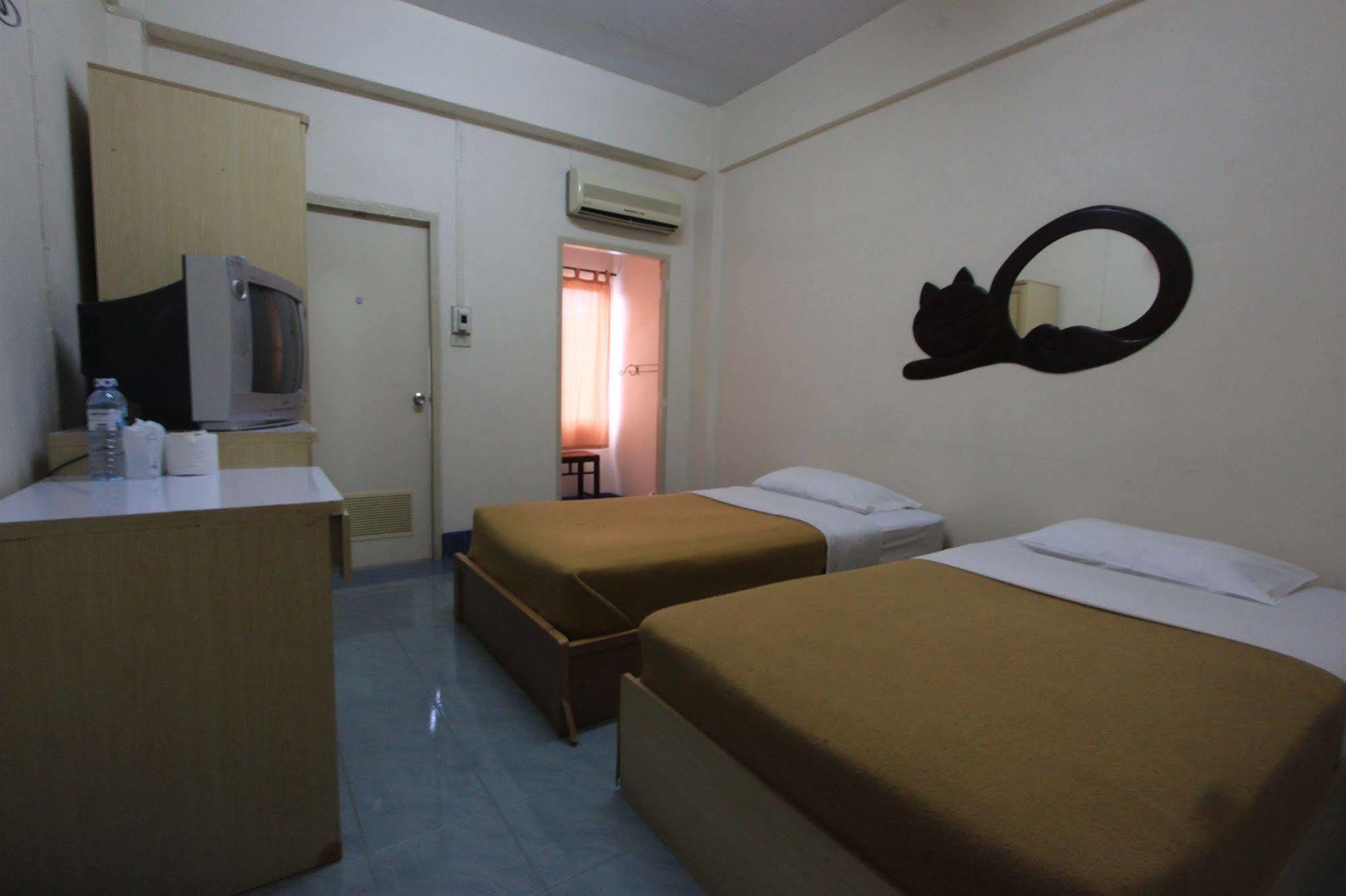 Manee Cool Mueang Hotell Chiang Mai Exteriör bild