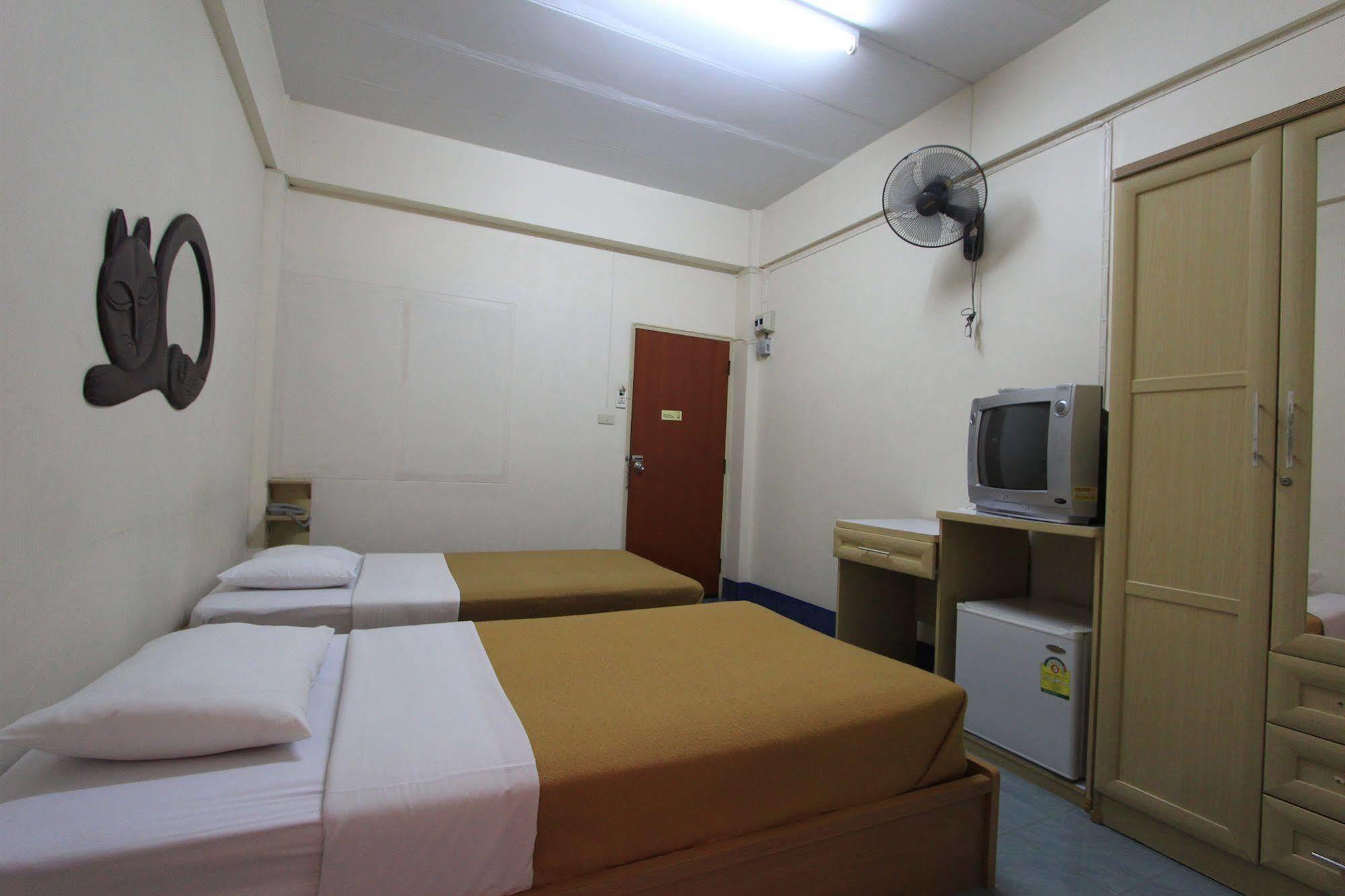 Manee Cool Mueang Hotell Chiang Mai Exteriör bild
