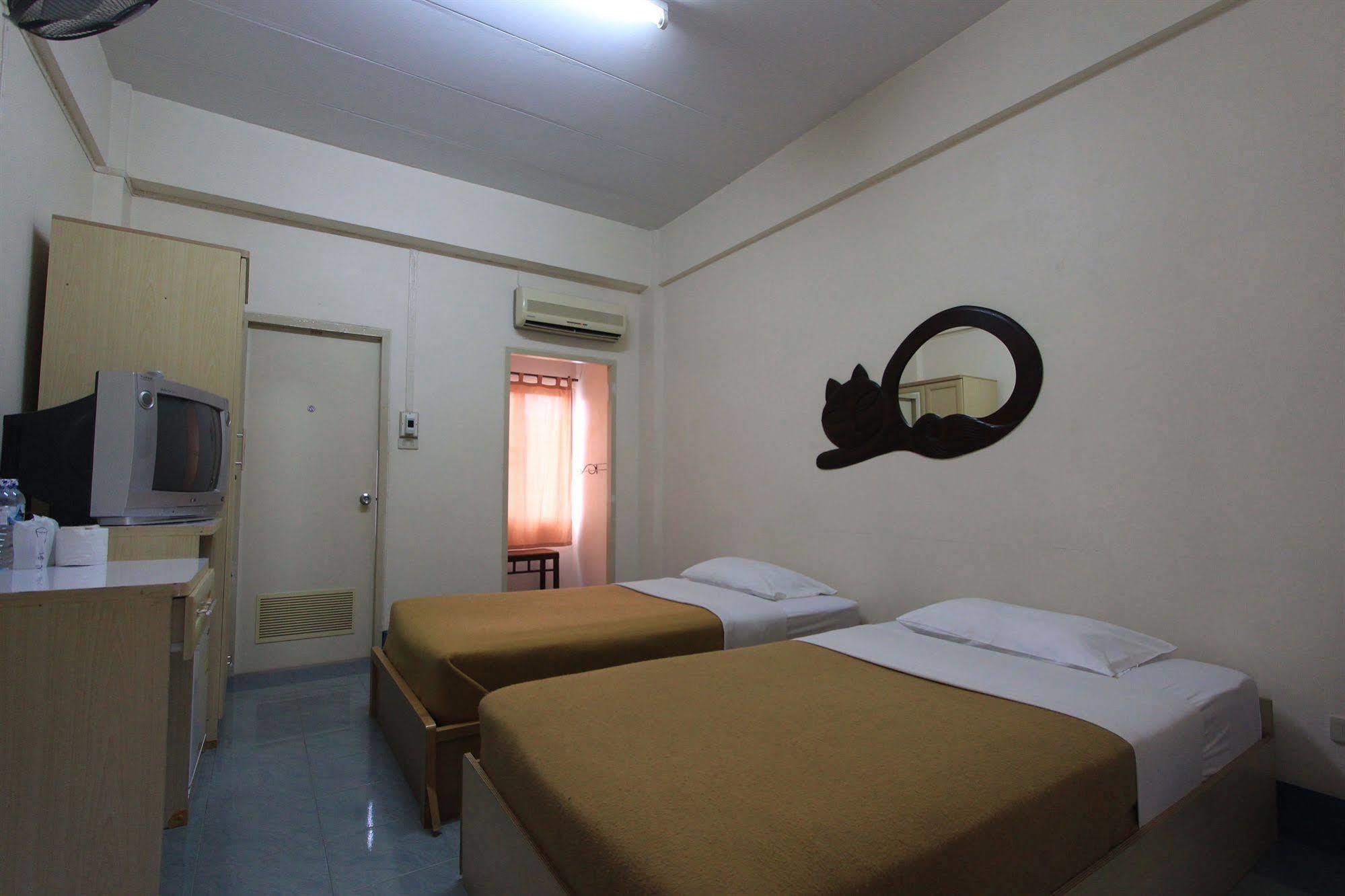 Manee Cool Mueang Hotell Chiang Mai Exteriör bild