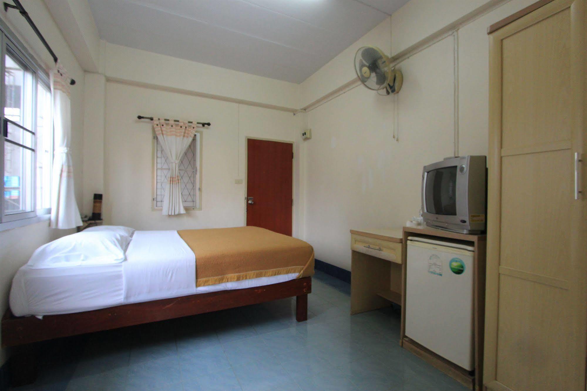 Manee Cool Mueang Hotell Chiang Mai Exteriör bild