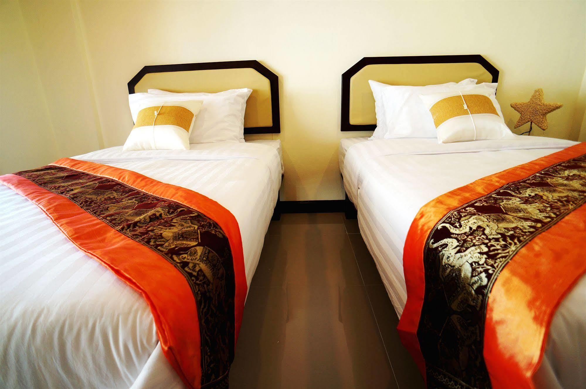 Manee Cool Mueang Hotell Chiang Mai Exteriör bild