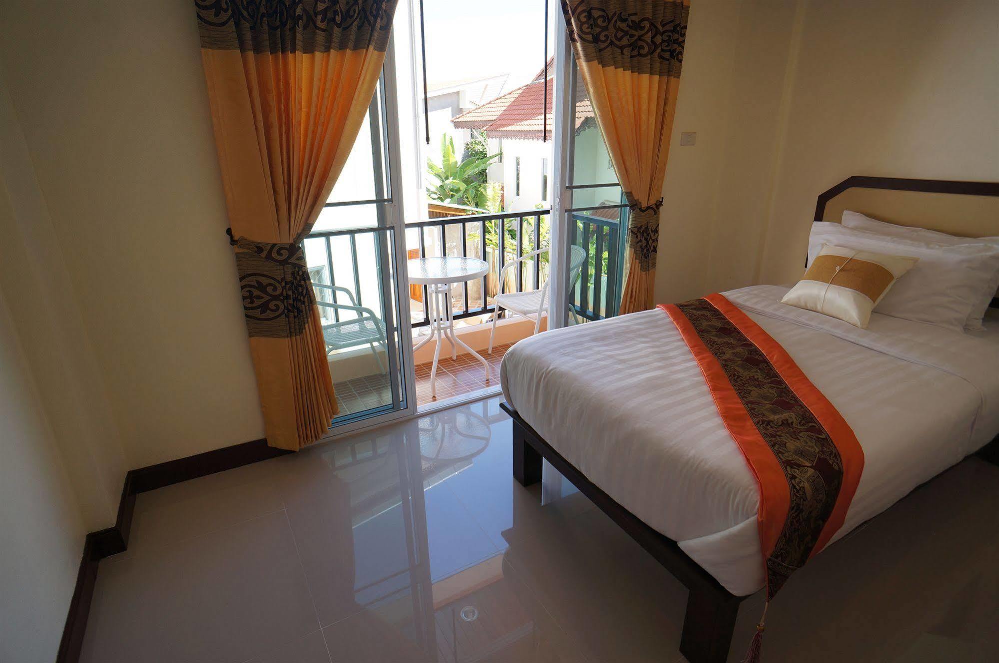 Manee Cool Mueang Hotell Chiang Mai Exteriör bild
