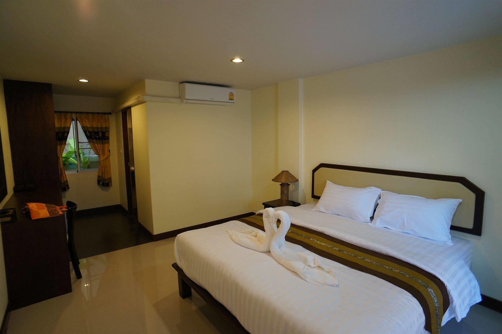 Manee Cool Mueang Hotell Chiang Mai Exteriör bild