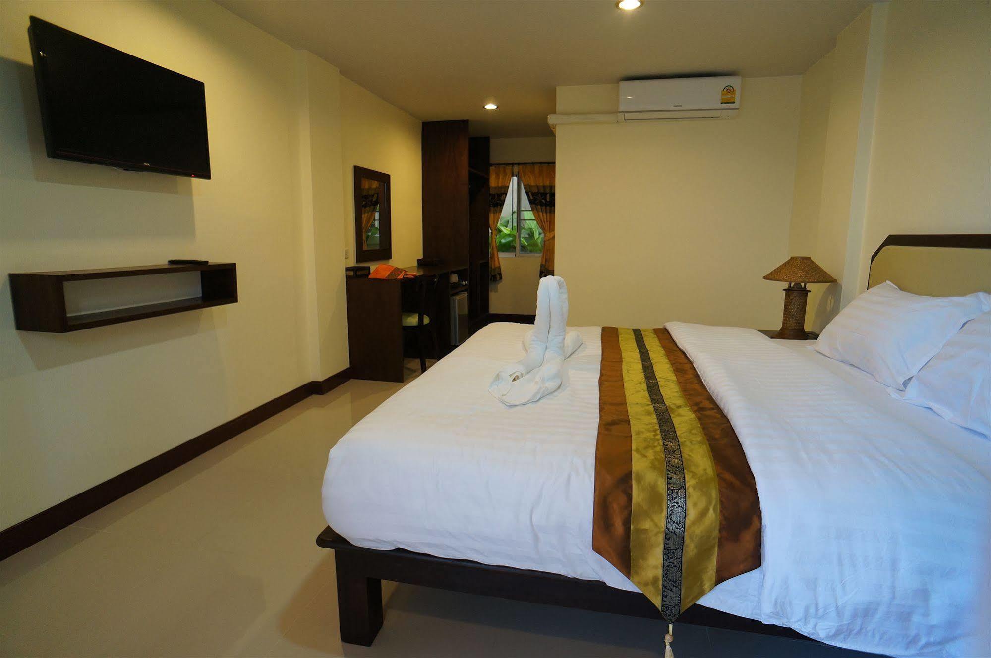 Manee Cool Mueang Hotell Chiang Mai Exteriör bild
