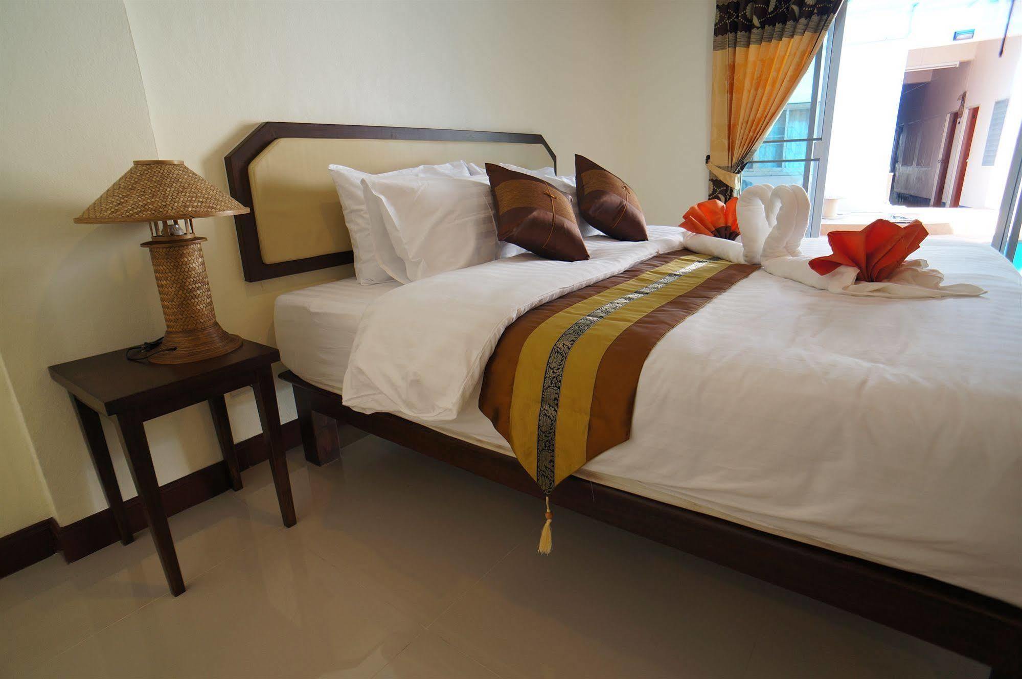 Manee Cool Mueang Hotell Chiang Mai Exteriör bild