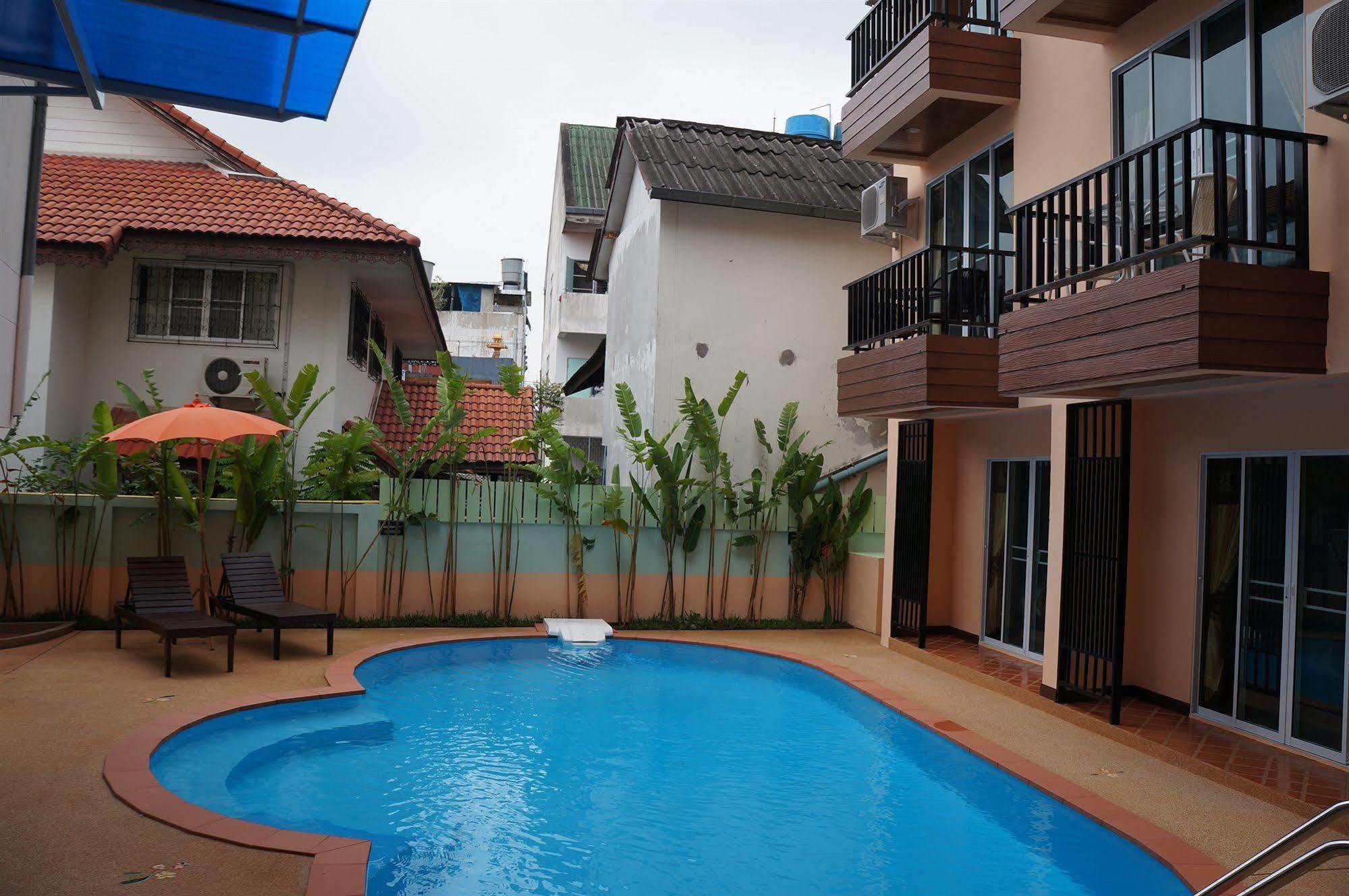 Manee Cool Mueang Hotell Chiang Mai Exteriör bild